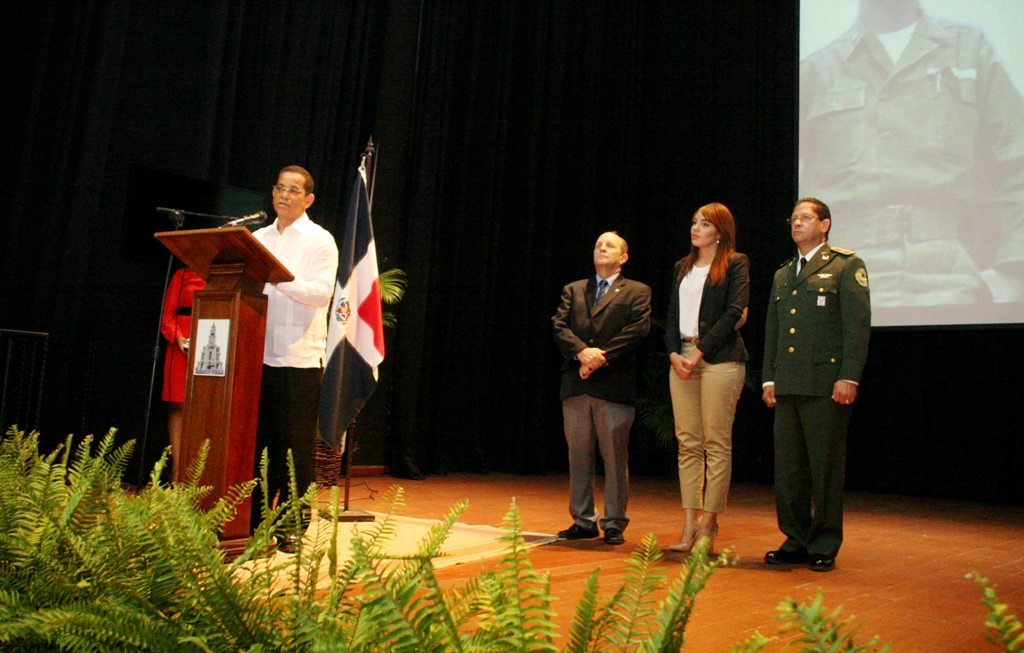 El senador de Espaillat, Doctor José Rafael Vargas, en el 50 Aniversario de la muerte del Coronel Fernández Domínguez
